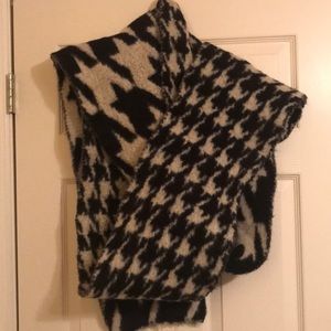 Adorable blanket wrap scarf, gently used once